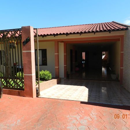 Casa Da Helo Quartos Em Foz Hotel Foz do Iguacu Exterior photo